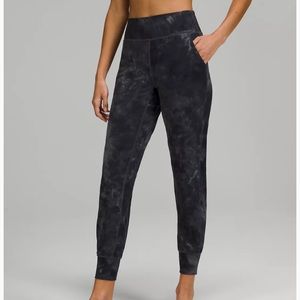 GUC Lululemon Align Joggers Size 4